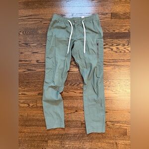 Vuori Men’s Ripstop Climber Joggers – Green – Size M